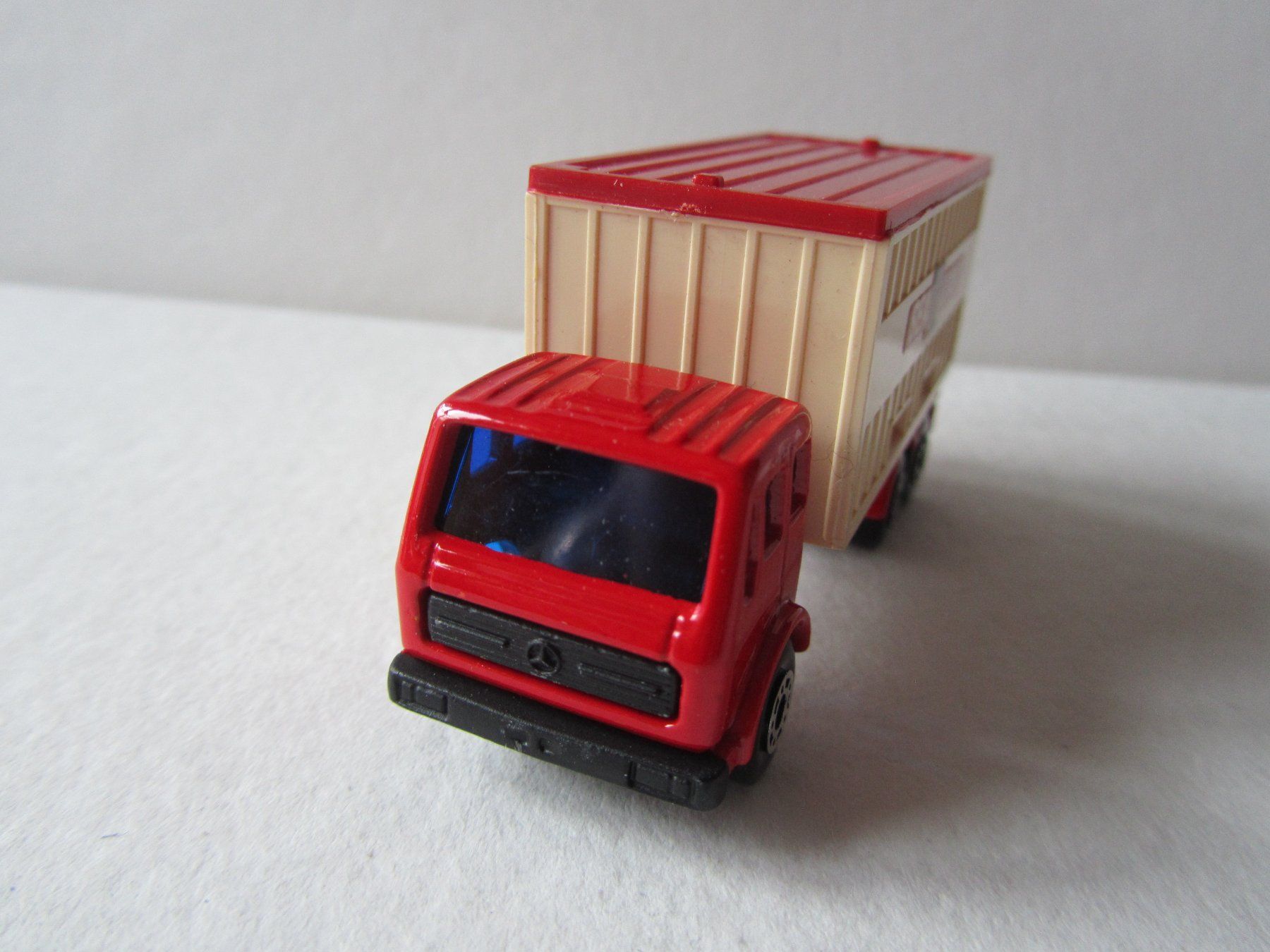Matchbox Modellini d'auto: Container Truck, Matchbox Superfast, Nr. 42C, unbespielt – Usato da Weiningen ZH venduto da dietsch57 1