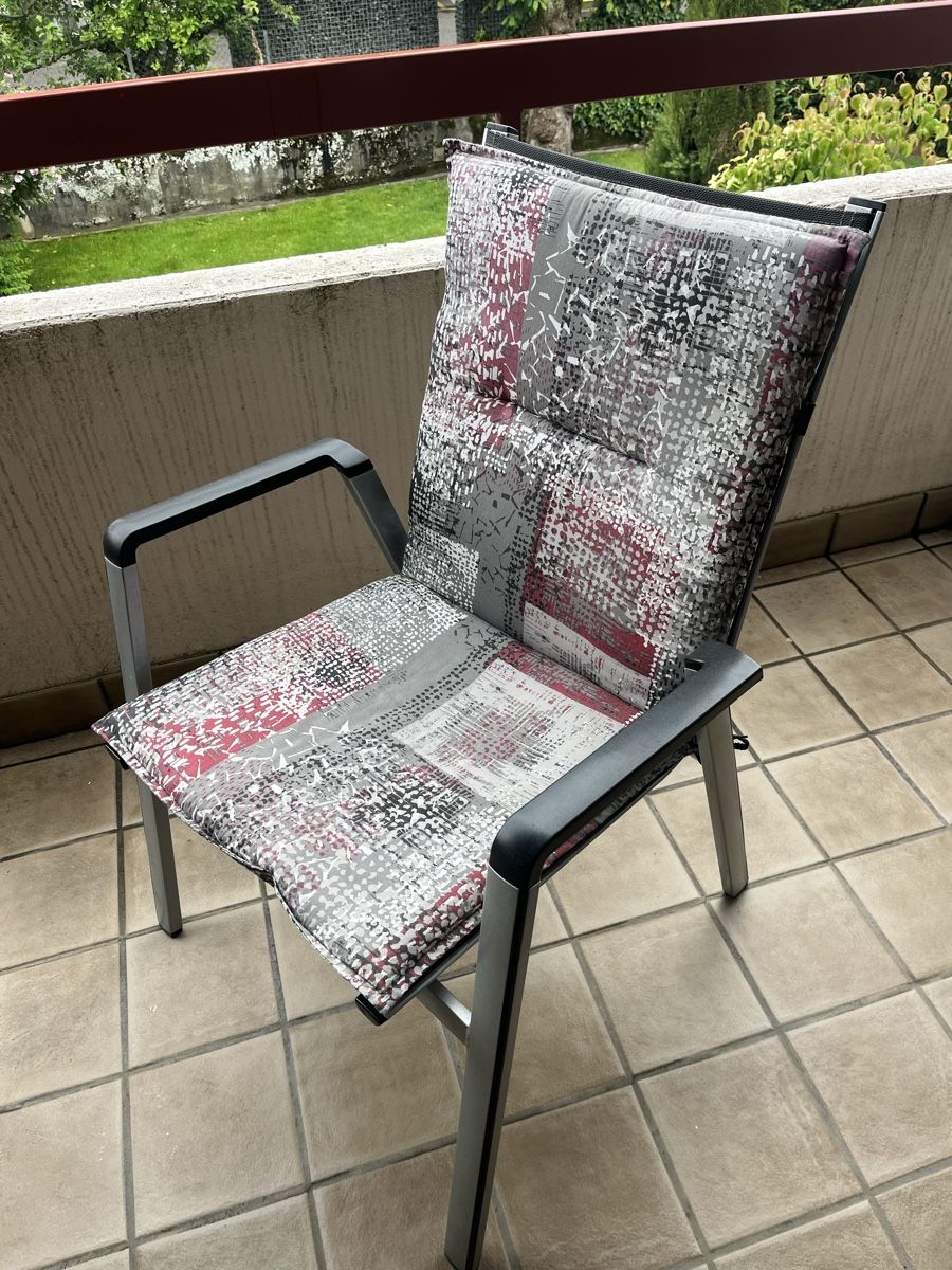 Tavoli: Gartentisch mit 4 Stühlen – Usato da Kirchberg BE venduto da Sm9 4