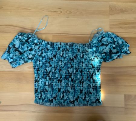 Blaues Sommertop Blumenmuster, Offshoulder,