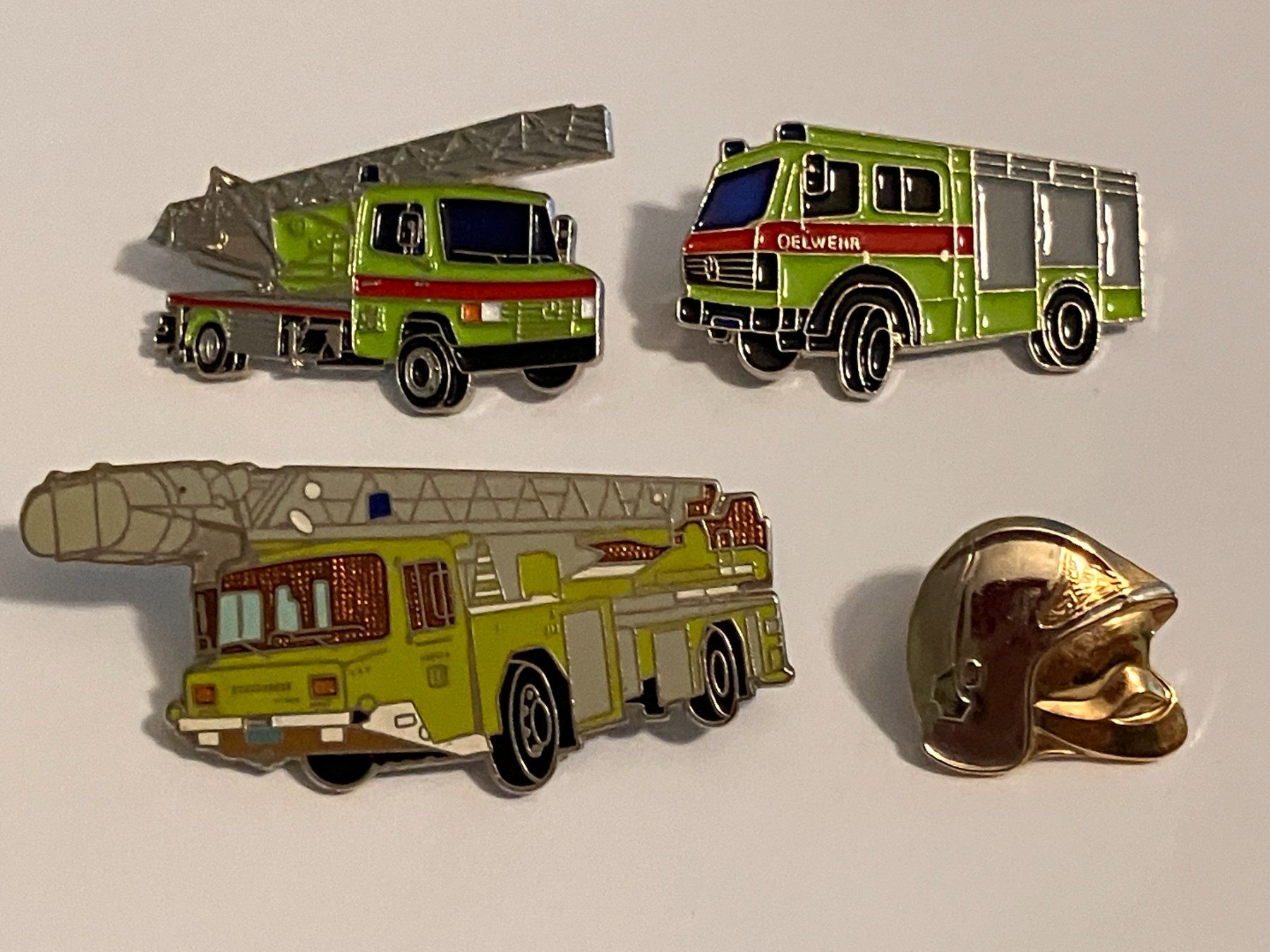 Plaketten & Abzeichen: 4 Pin Feuerwehr – Gebraucht aus Basel von djwwpp