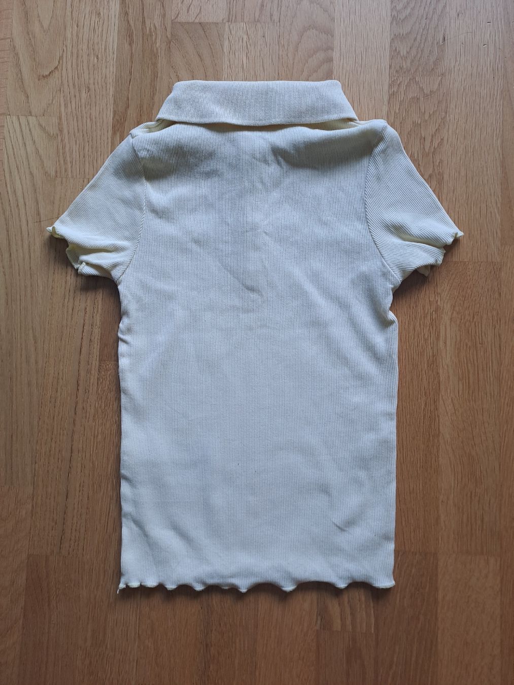 Camicette, T-shirt & Top: Hellgelbes Poloshirt für Mädchen – Usato da Wabern venduto da jeroalila 1