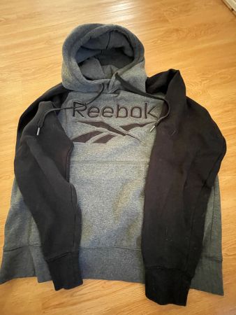 Sweat à capuche Reebok gris noir
