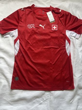Puma Fussballtrikot Schweiz Grösse L rot neu mit Etikett