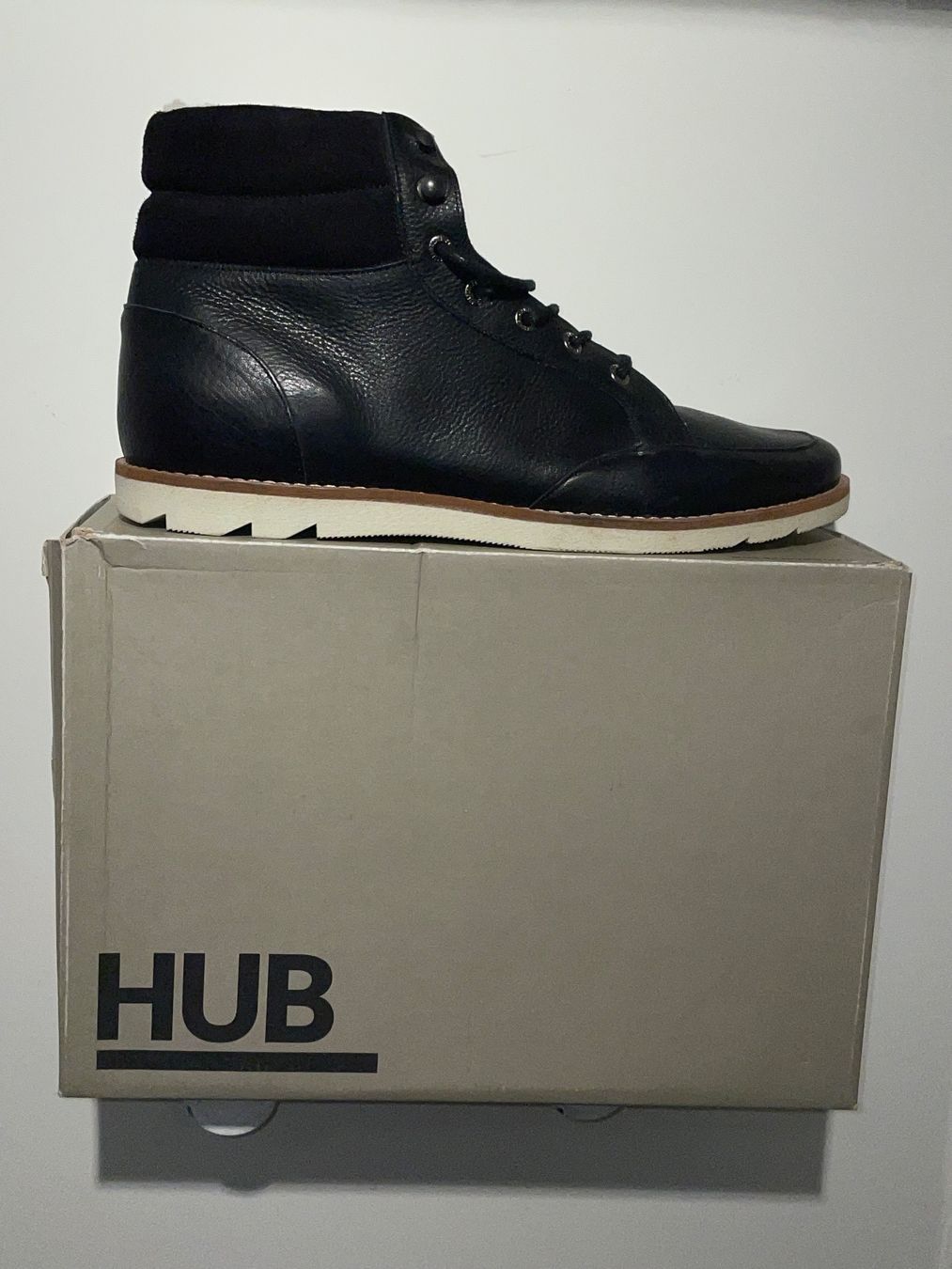 Scarpe da uomo: HUB MEN      GRÖSSE 46     INNENSOHLE  30 CM – Nuovo e nell'imballaggio originale da Zürich venduto da LIQUIDATOR.CP