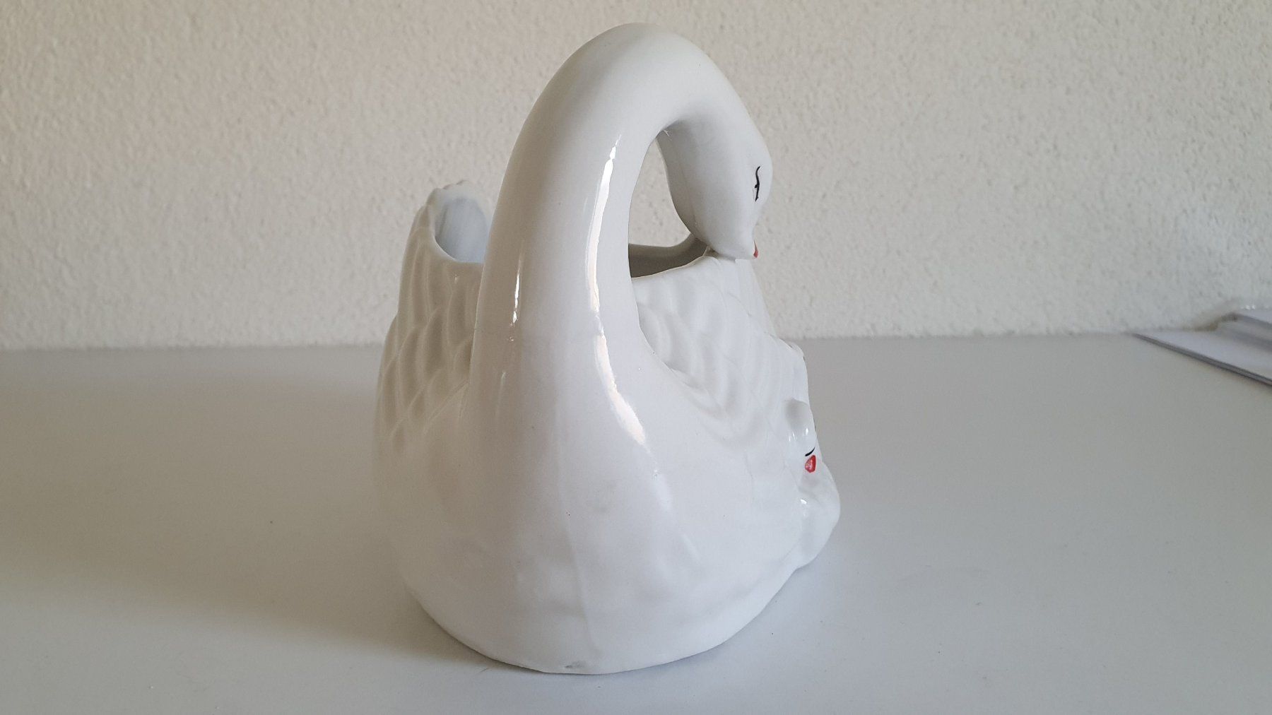 Figuren: Deko Schwan Gefäss (Vase,Arrengement, oder anderes) – Gebraucht aus Giswil von online-Brockenhaus 2
