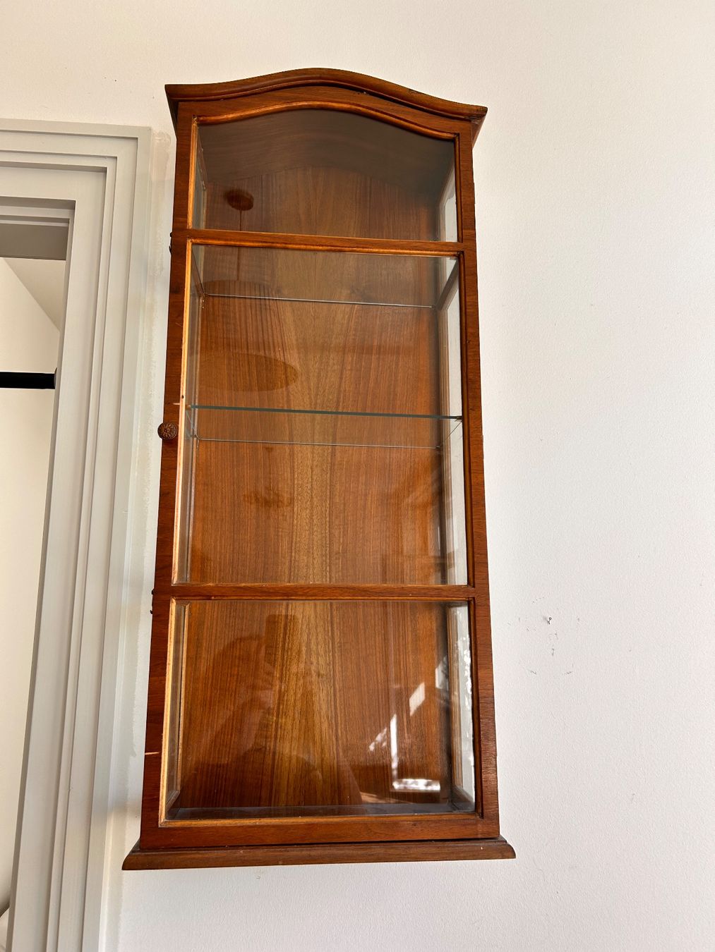 Vetrine: Antike Holzvitrine – Usato da Basel venduto da Robin1978