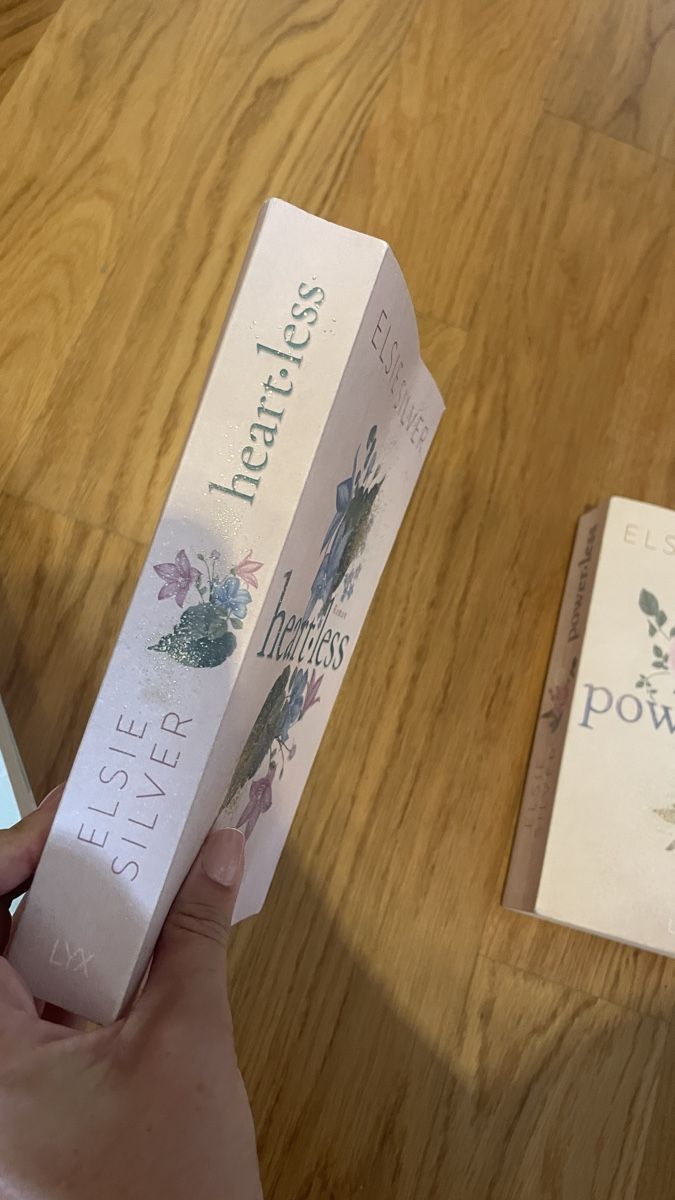 Libri: Bücher von Elsie Silver flawless, heartless, powerless – Usato da Schliern b. Köniz venduto da Lorena.h 2
