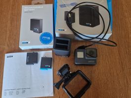 GoPro Hero 5 mit Dual-Ladestation, 2 Akkus und Halterung