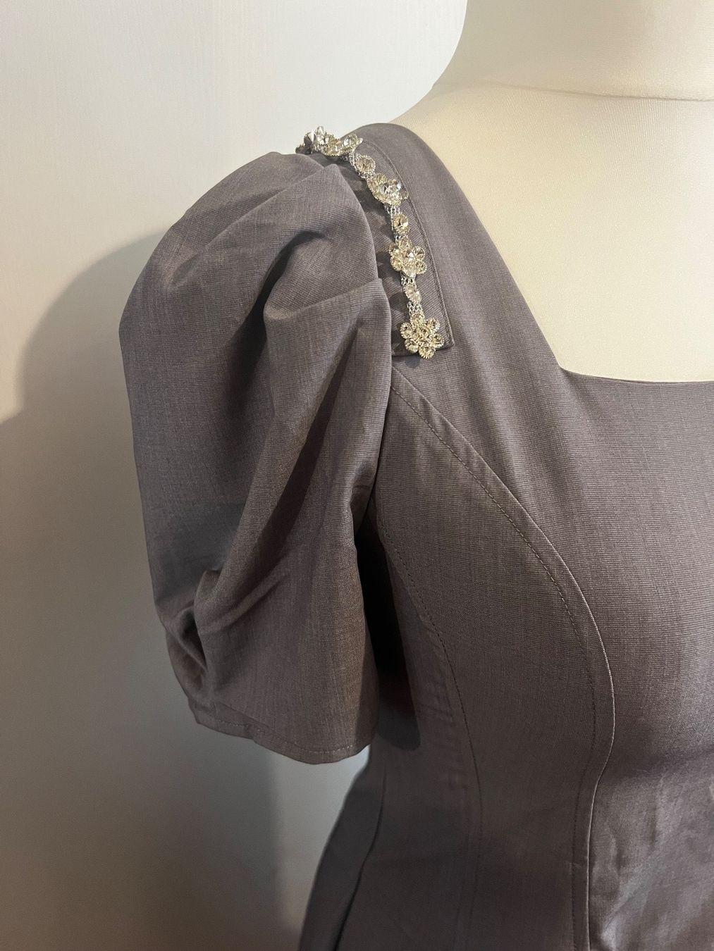 Kleider: Grey dress with gems – Neu und originalverpackt aus Zug von mkurganskaya 1