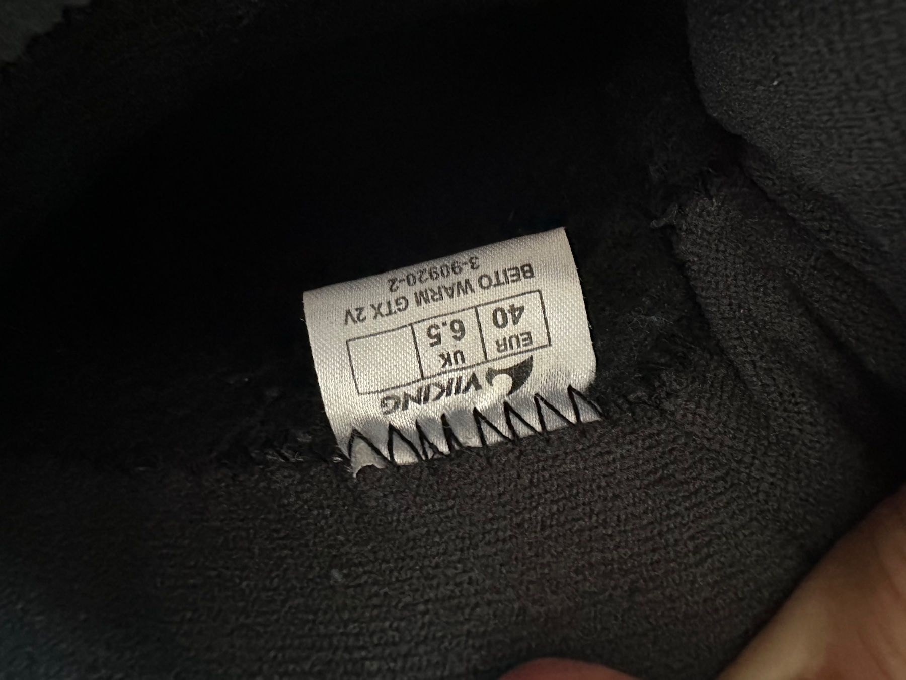 Scarpe da uomo: Gefütterte Snowboots, neuwertig – Usato da Männedorf venduto da Ewallstreet 4