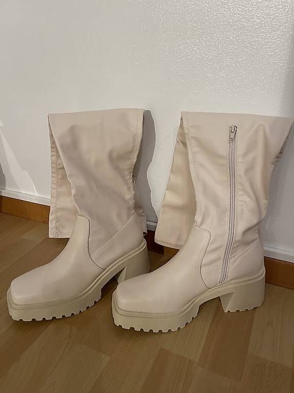 Scarpe da donna: Overknees weiss – Usato da Winterthur venduto da lum_nk7g 1