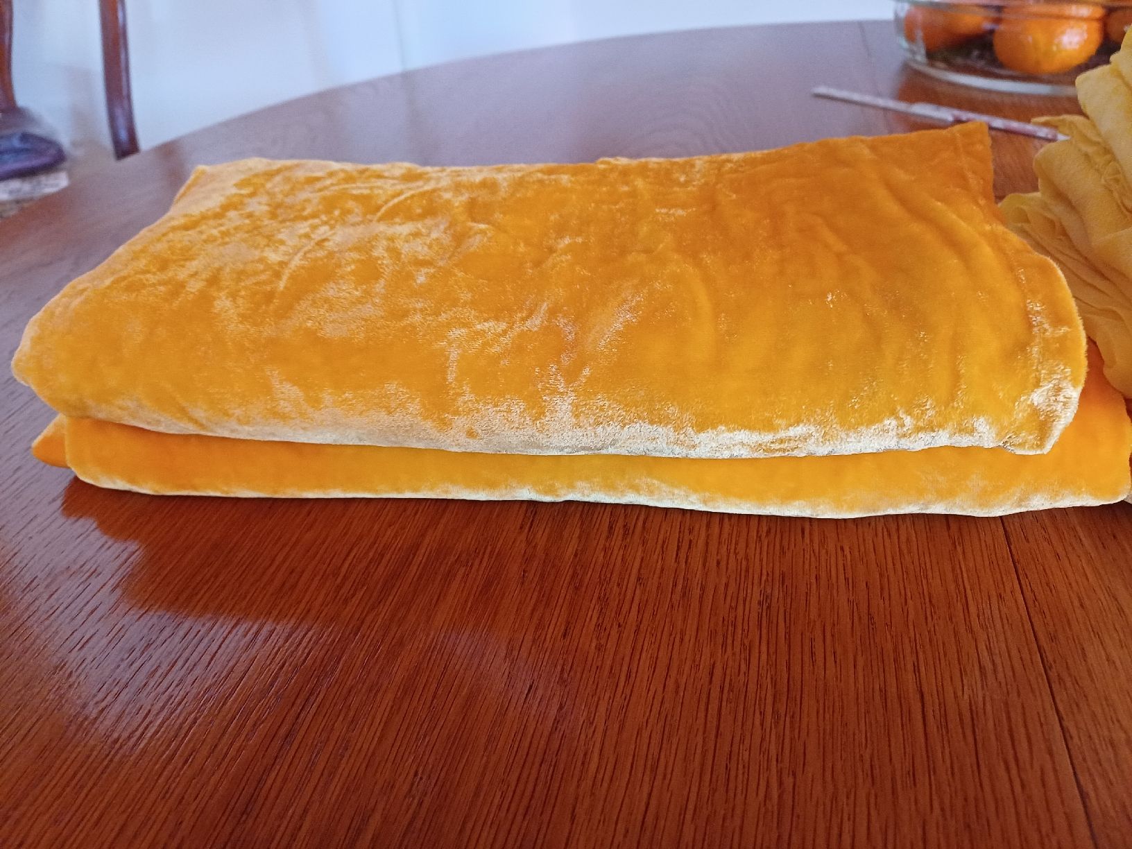 Tessuti: 3 Chiffonseidenstücke und 2 Samtstücke – Nuovo (secondo la descrizione) da Gächliwil venduto da lesidees 6