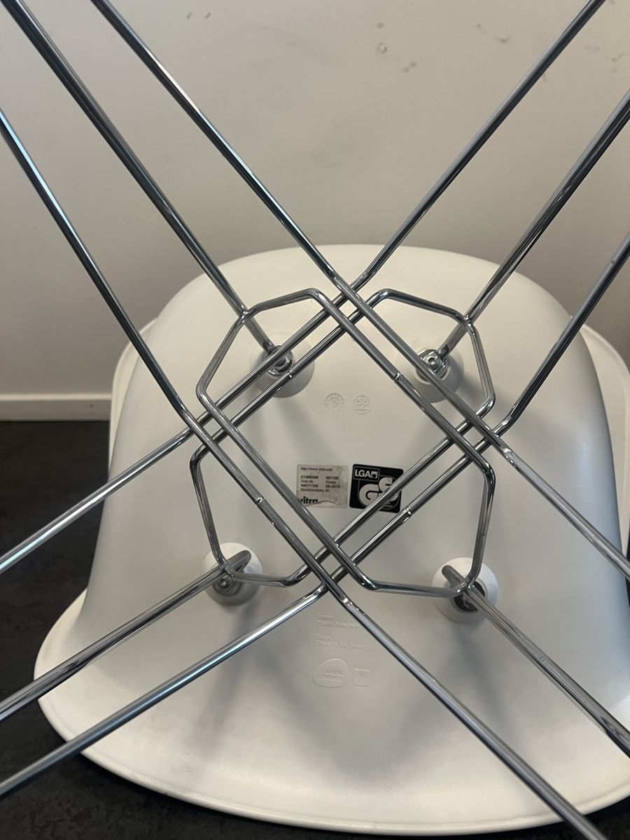 Vitra Stühle: 2er Set Vitra Eames Plastic Armchair DAR – Gebraucht aus Zürich von stadler05 2