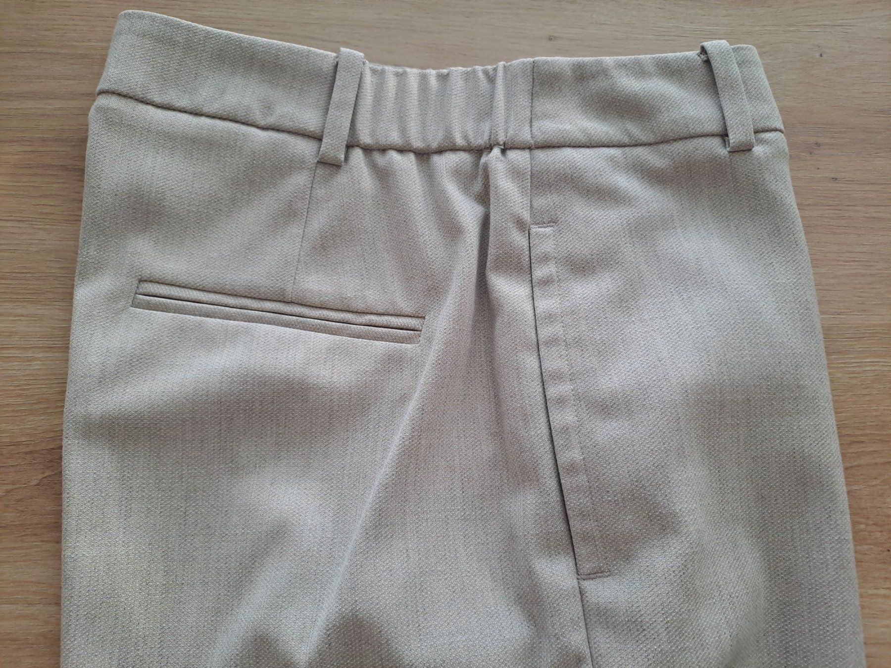C&A Pantaloni: Bundfalten-Hose beige C&A 36 – Nuovo (secondo la descrizione) da Volketswil venduto da ronbons 4