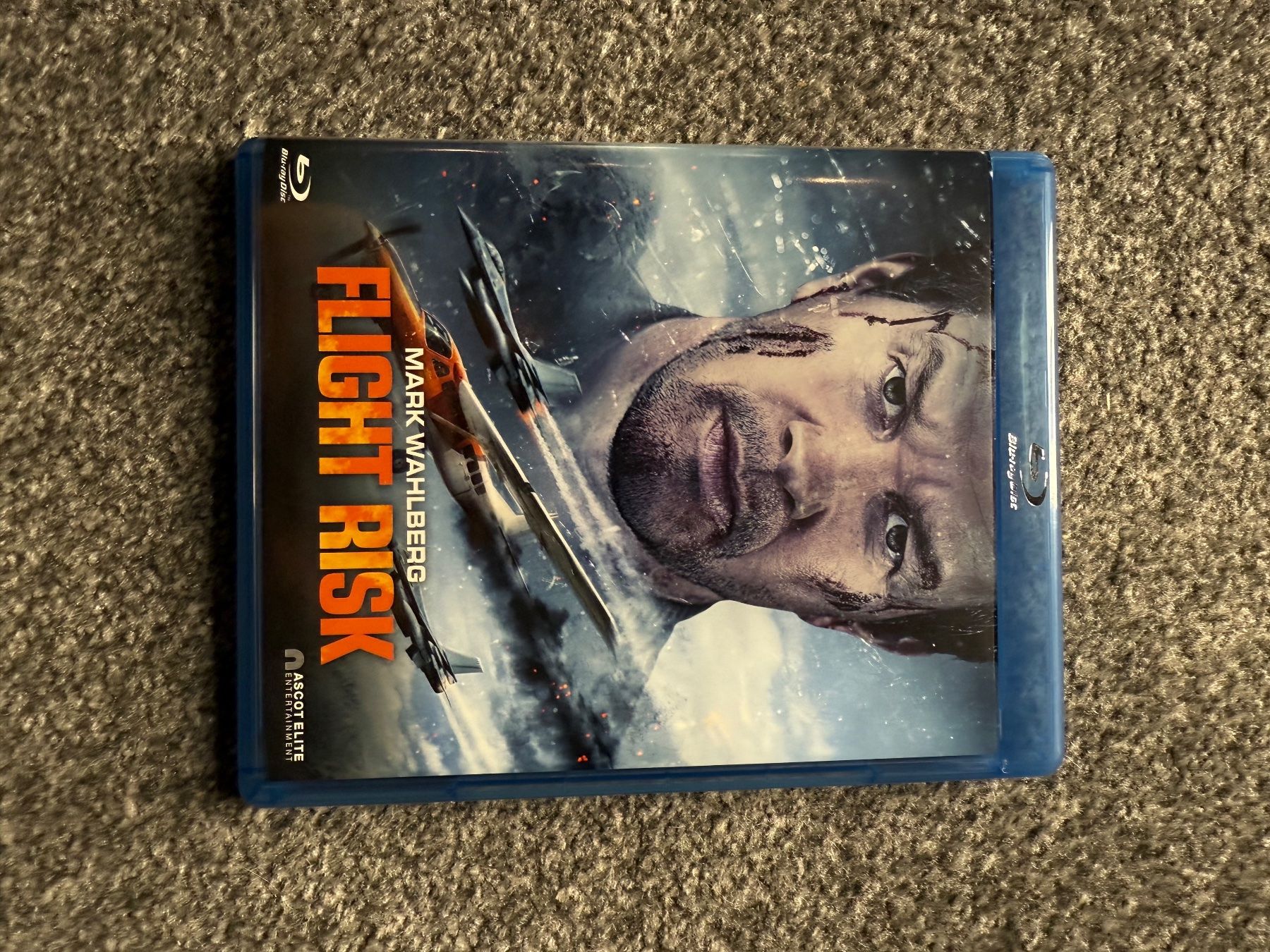 Alle DVDs: Flight Risk – Gebraucht aus Hinwil von Mbaumann1