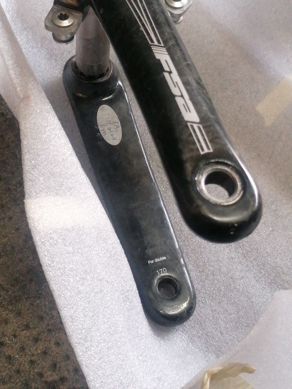 Pezzi di ricambio: FSA SL-K Carbon Kurbel 110 – Usato da Lausanne venduto da Frankenstein 1