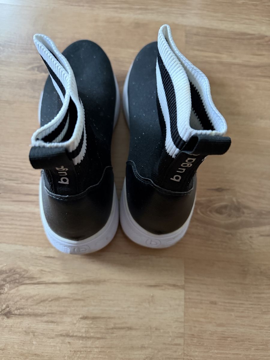 Bugatti Scarpe da donna: Bugatti sneakers black white stripes size 40 excellent condi – Nuovo (secondo la descrizione) da Bülach venduto da Hrica21 3