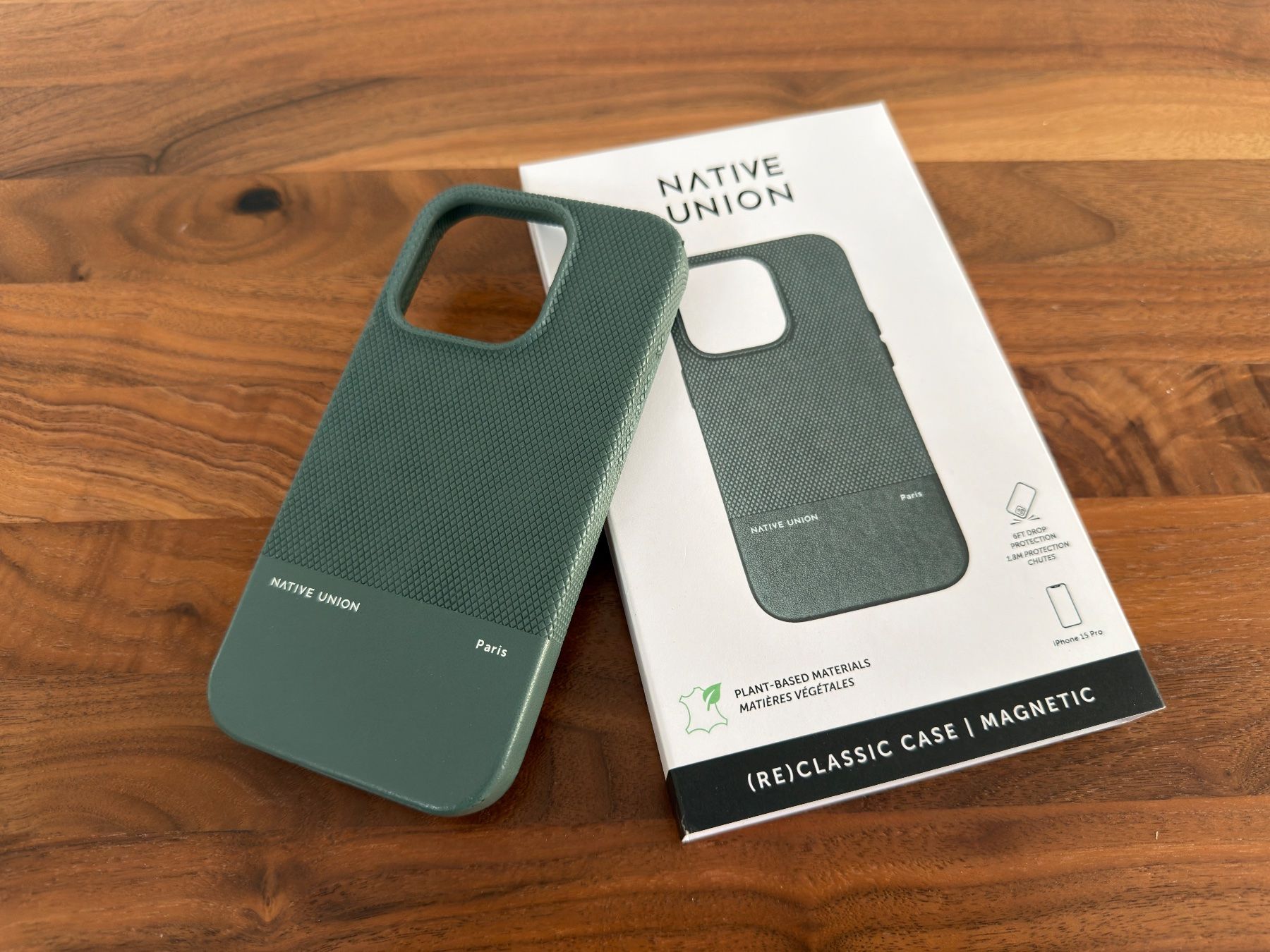 Cover & Protezioni schermo: *** (Re)Classic Case for iPhone 15 Pro *** – Usato da Winterthur venduto da Anto-Bella 1