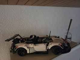 Lego Technic Porsche 911 RSR Modellauto zusammengebaut