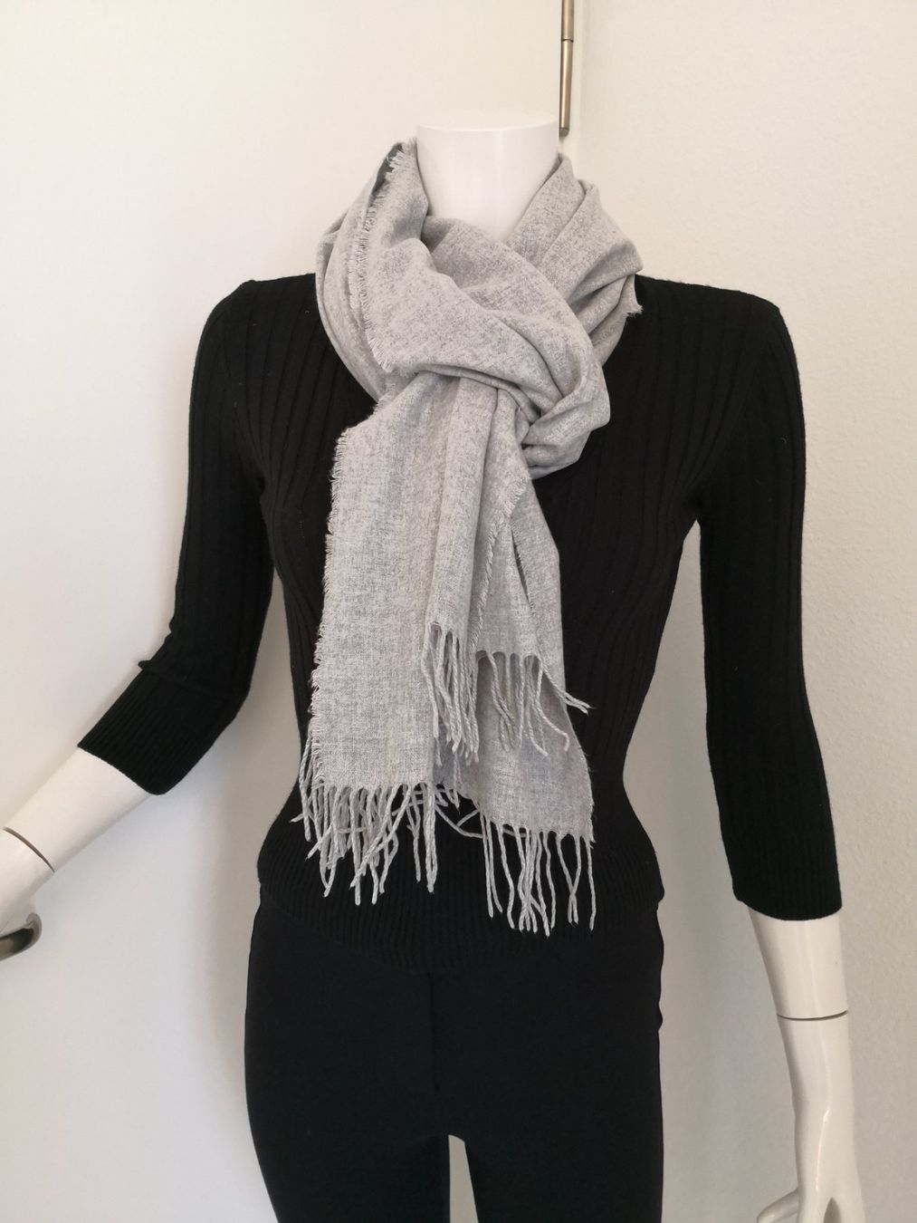 Foulard & Sciarpe: 🤩SCHAL HELLGRAU – Usato da Olten venduto da Naja-Twins-Twins