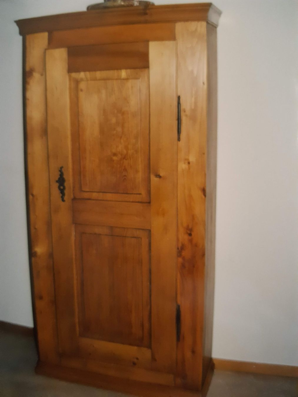 Armadi: Bauerschrank – Usato da Fällanden venduto da nassoss