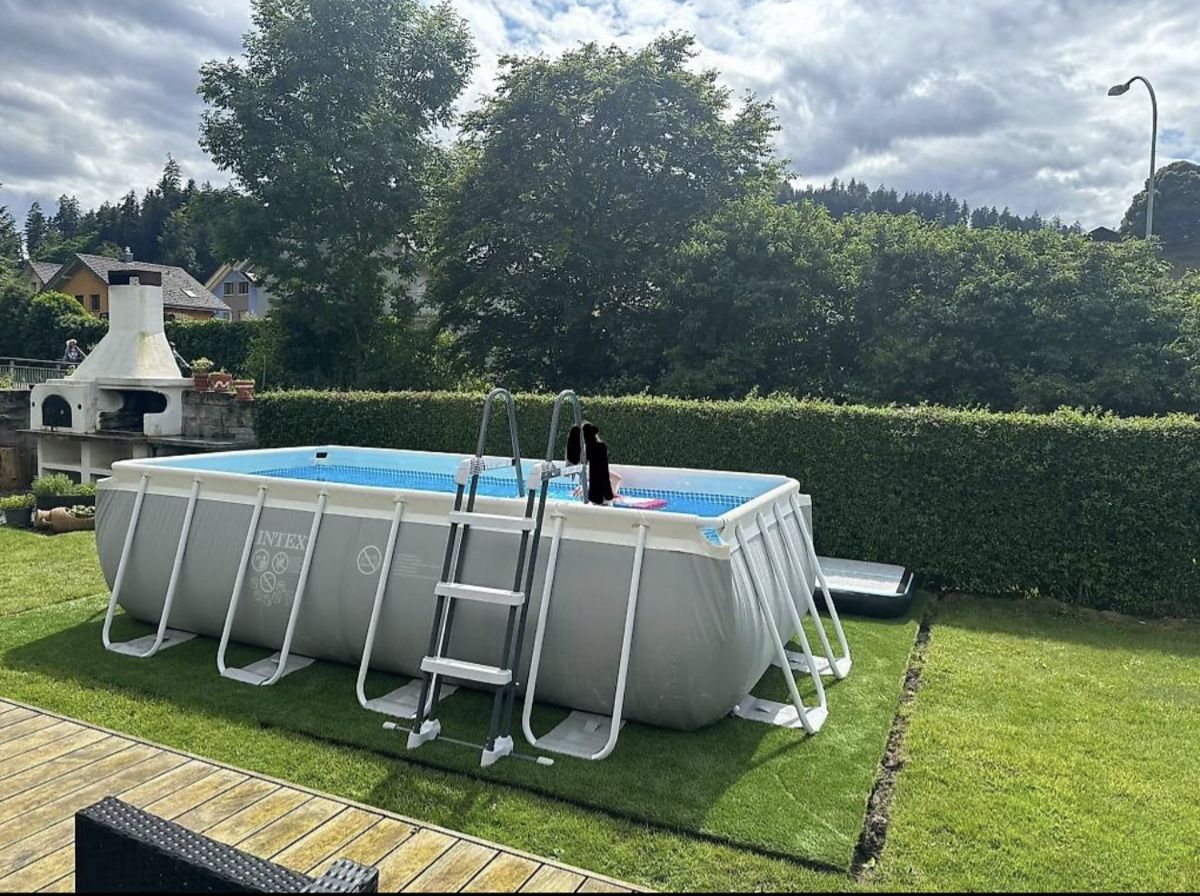 Intex Piscine: Intex Frame Pool rechteckig mit Leiter gebraucht – Usato da Willisau venduto da en-et