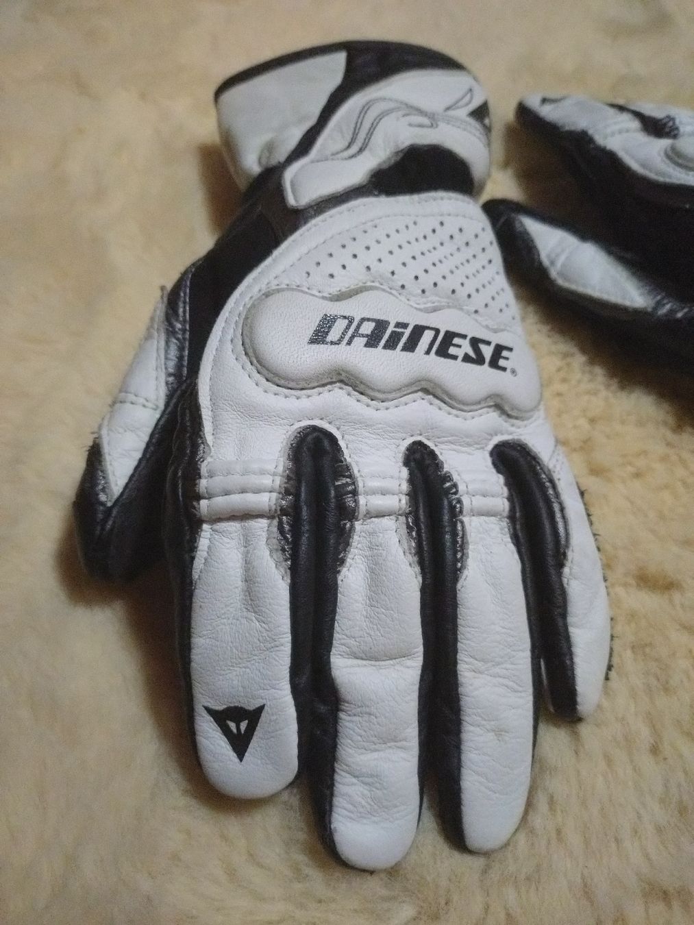 Dainese Handschuhe & Handstulpen: Gants moto Dainese, taille S, TBE – Gebraucht aus Farvagny-le-Grand von LaCaverne 1
