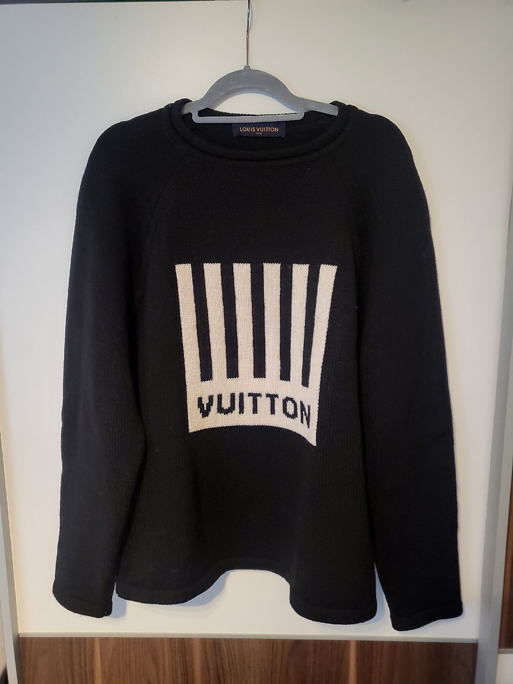 Louis Vuitton Maglioni & Felpe: Louis Vuitton Barcode Sweater  Gr.M – Usato da Hagendorn venduto da mar_b8zk