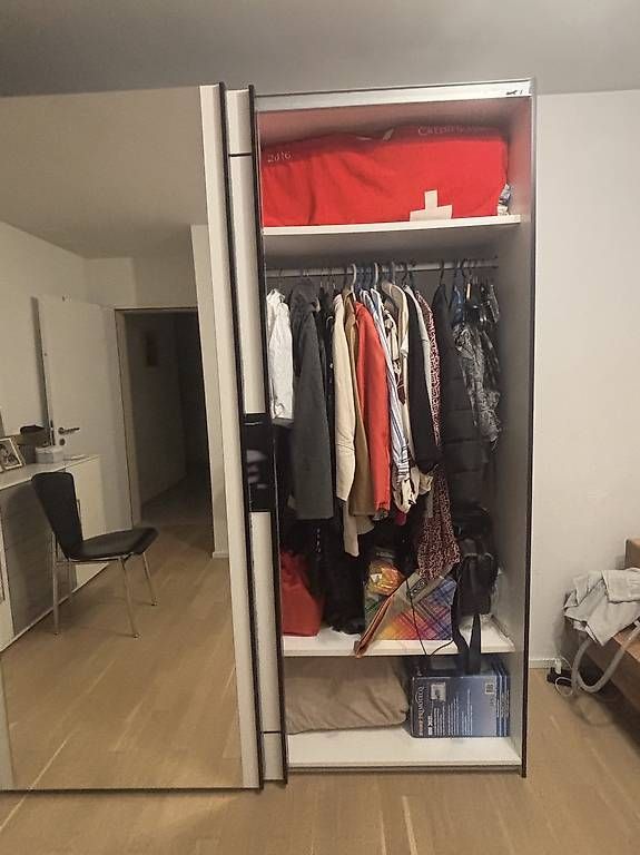 Armadi: Grosser Kleiderschrank mit Spiegel – Usato da Suhr venduto da Norio3 2