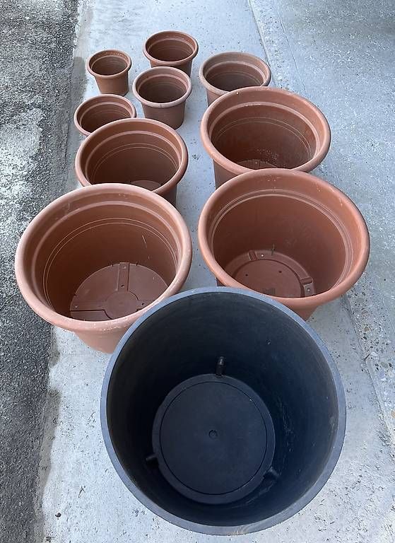 Autres: Divers pots (10 pièces) – D'occasion à Delémont par Kiko68