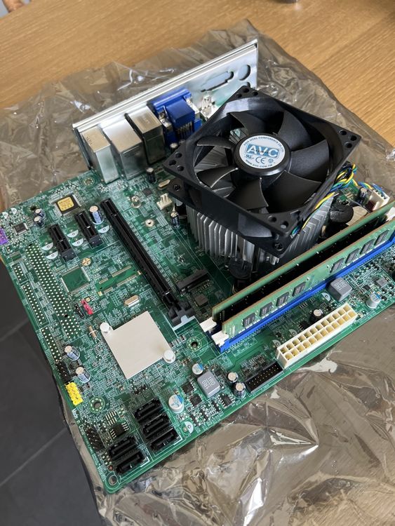Mainboard mit CPU Kühler und RAM (Gebraucht) in Zürich für CHF 11 – nur ...
