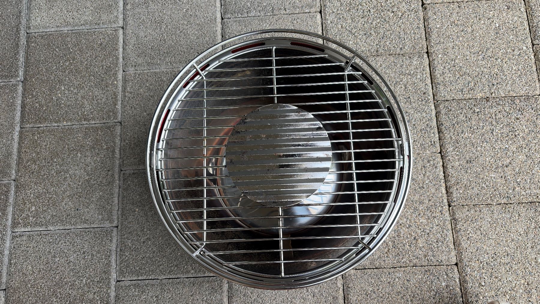 Griglie: LOTUSGRILL CLASSIC, Feuerrot – Usato da Arni AG venduto da CLIMBIM 2