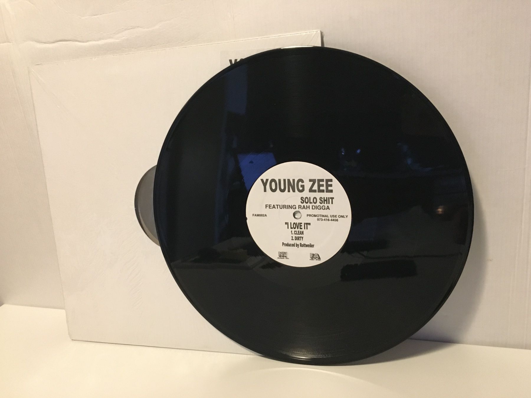 Schallplatten: YOUNG ZEE - SOLO SHIT - Schallplatte - FA NV – Gebraucht aus Andwil SG von Rainboli 3