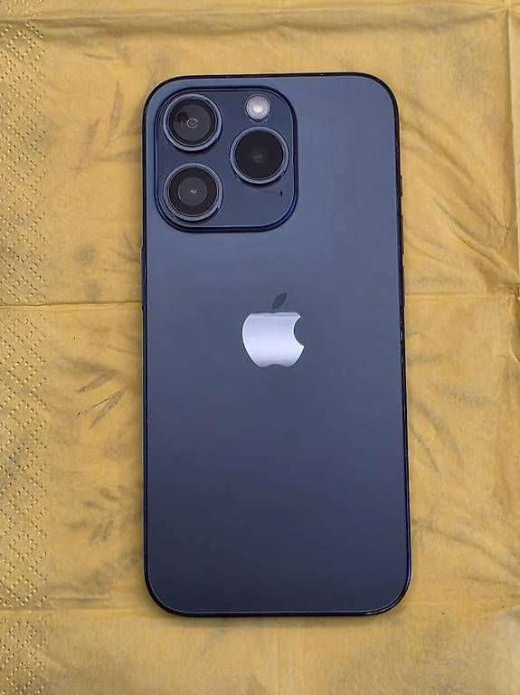 Apple Telefoni cellulari / Smartphones: Apple Iphone 15 Pro blau 128GB – Usato da Othmarsingen venduto da Oepfel 1