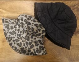 Bucket Hat Set 2 Stück schwarz und Leopardenmuster