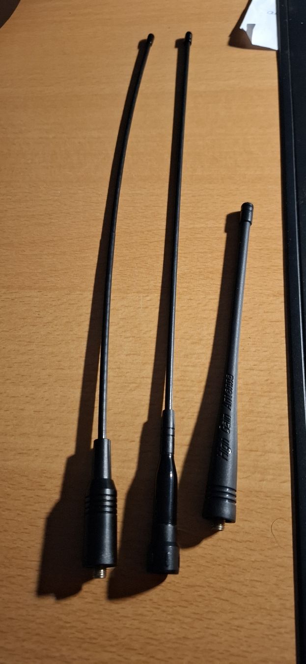 Technique de radiocom: Antenne Gummi diverse – D'occasion à Chur par Giffa-04-06