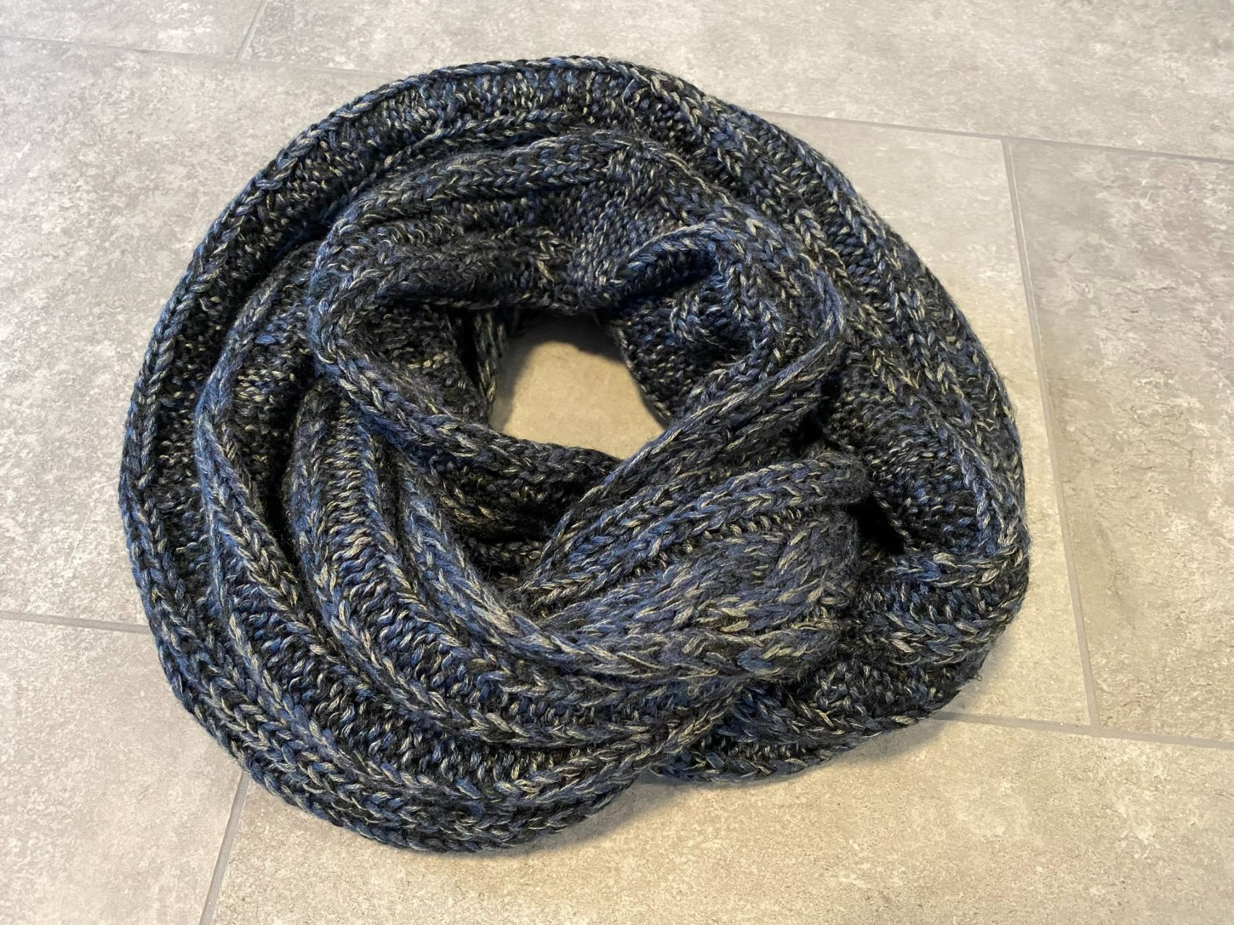 Codello Foulards, Tücher & Schals: Warmer Codello Loop-Schal,blau/melliert, – Neu (gemäss Beschreibung) aus Sarmenstorf von Nathi013 2