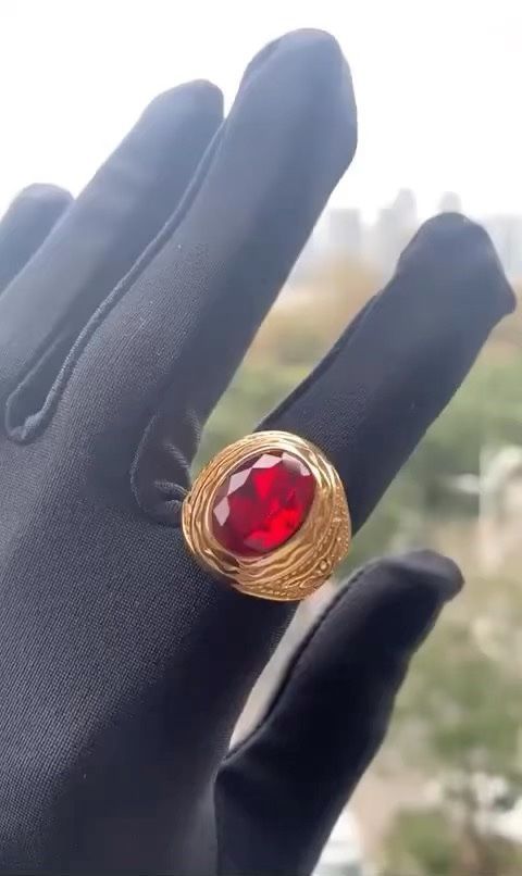Anelli: Men ring gold red stone – Nuovo e nell'imballaggio originale da Aarburg venduto da StavFashion
