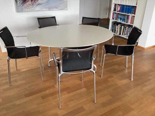 De Padova Tische: De Padova Esstisch - oval – Gebraucht aus Zürich von krahjdo