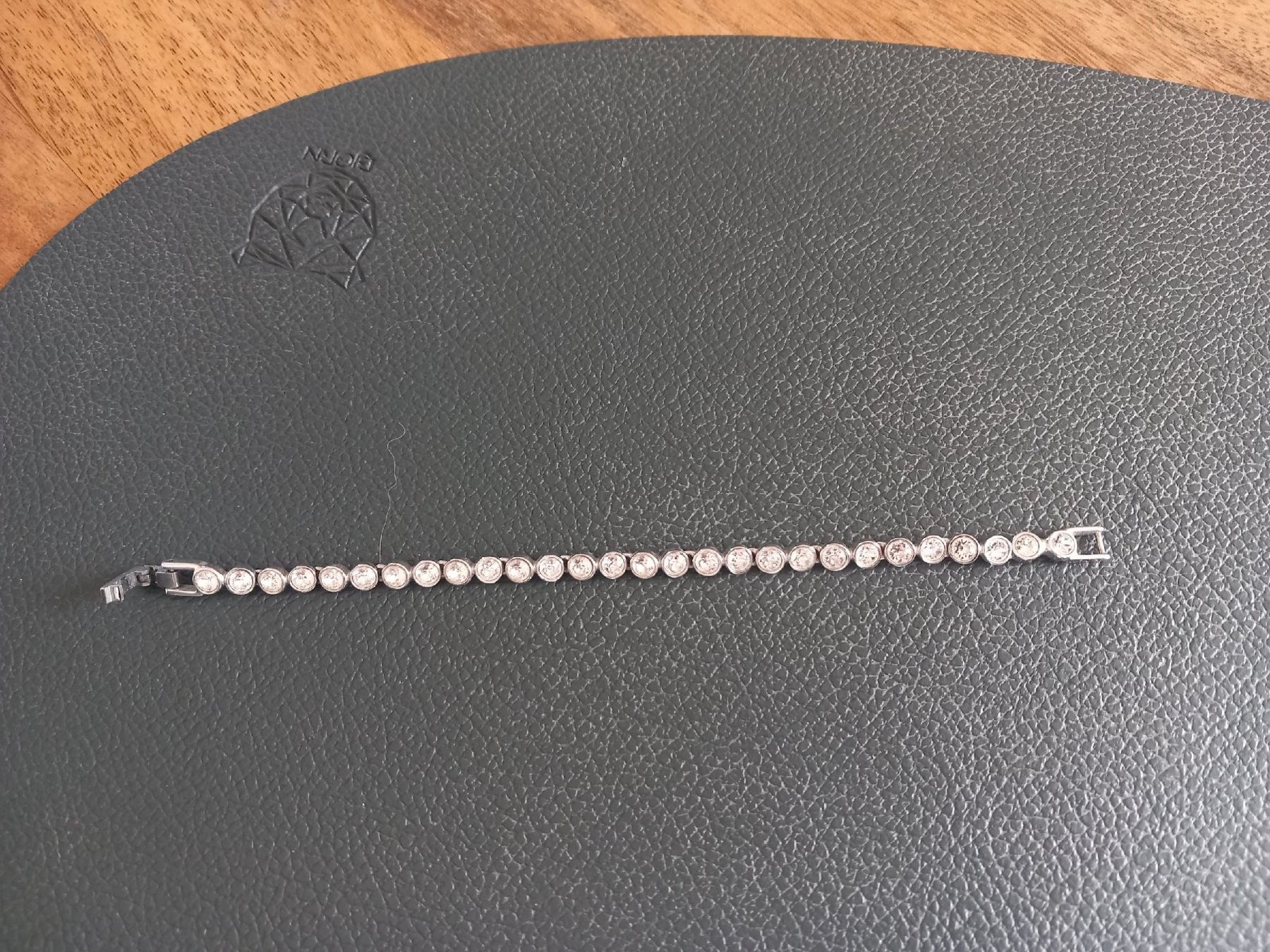 Swarovski Bracciali & Braccialetti: Bracelet Zwarovski  Fr. 199.00 – Usato da Boudry venduto da Fionette 2