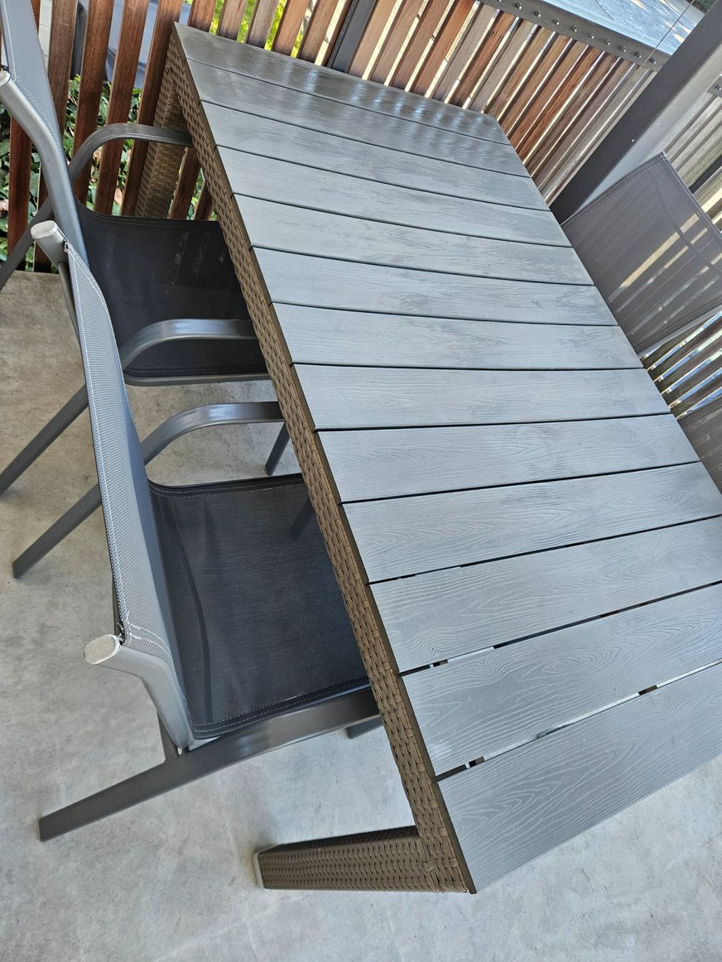 Set di tavolo e panche: Garten-/ Balkontisch mit 4 Stühlen – Usato da Männedorf venduto da go-rs484 2
