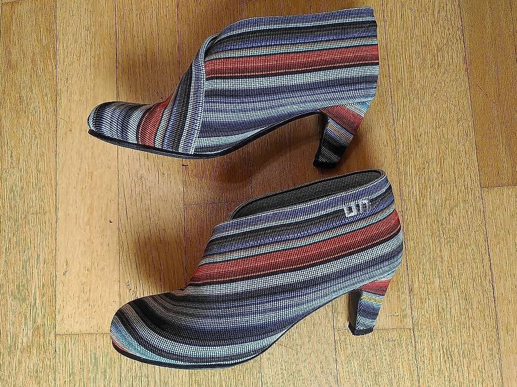 Scarpe da donna: Wunderschöne United Nude Pumps, Gr 39 – Usato da Zürich venduto da Dory12 3