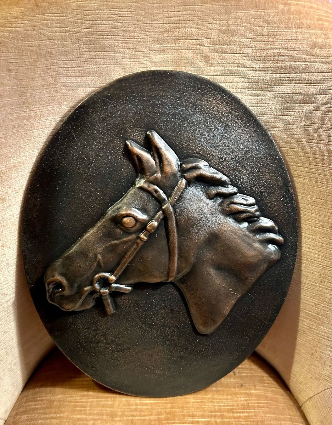 Skulpturen & Statuen: Bas relief ovale à la tête de cheval – Gebraucht aus Petit-Lancy von Pierre_le_voyageur