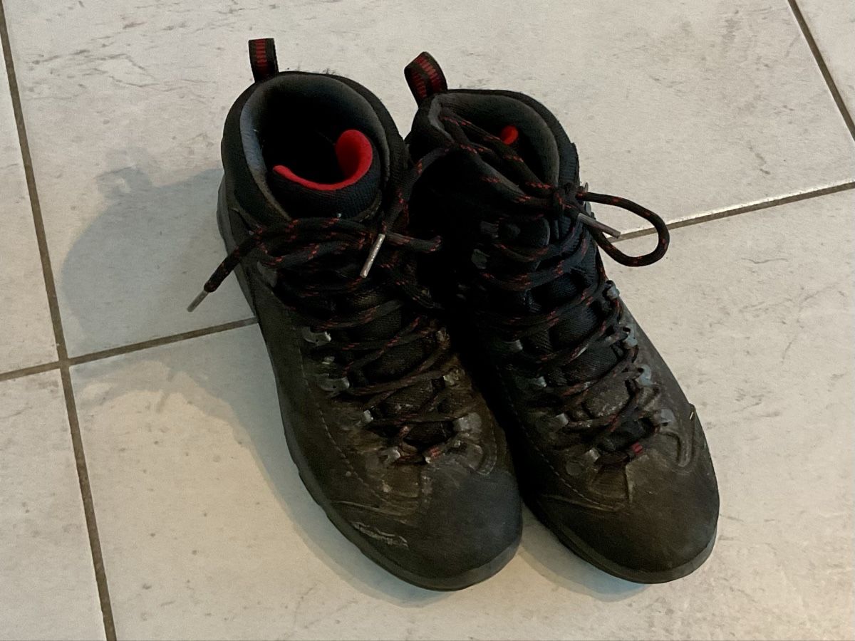Chaussures hommes: Wanderschuhe Grösse 39 – D'occasion à Wenslingen par dusty77