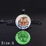 Ciondoli: Tiger Halskette mit Vorderseite aus Glas – Nuovo e nell'imballaggio originale da Walenstadt venduto da SchnaeppchenRabe
