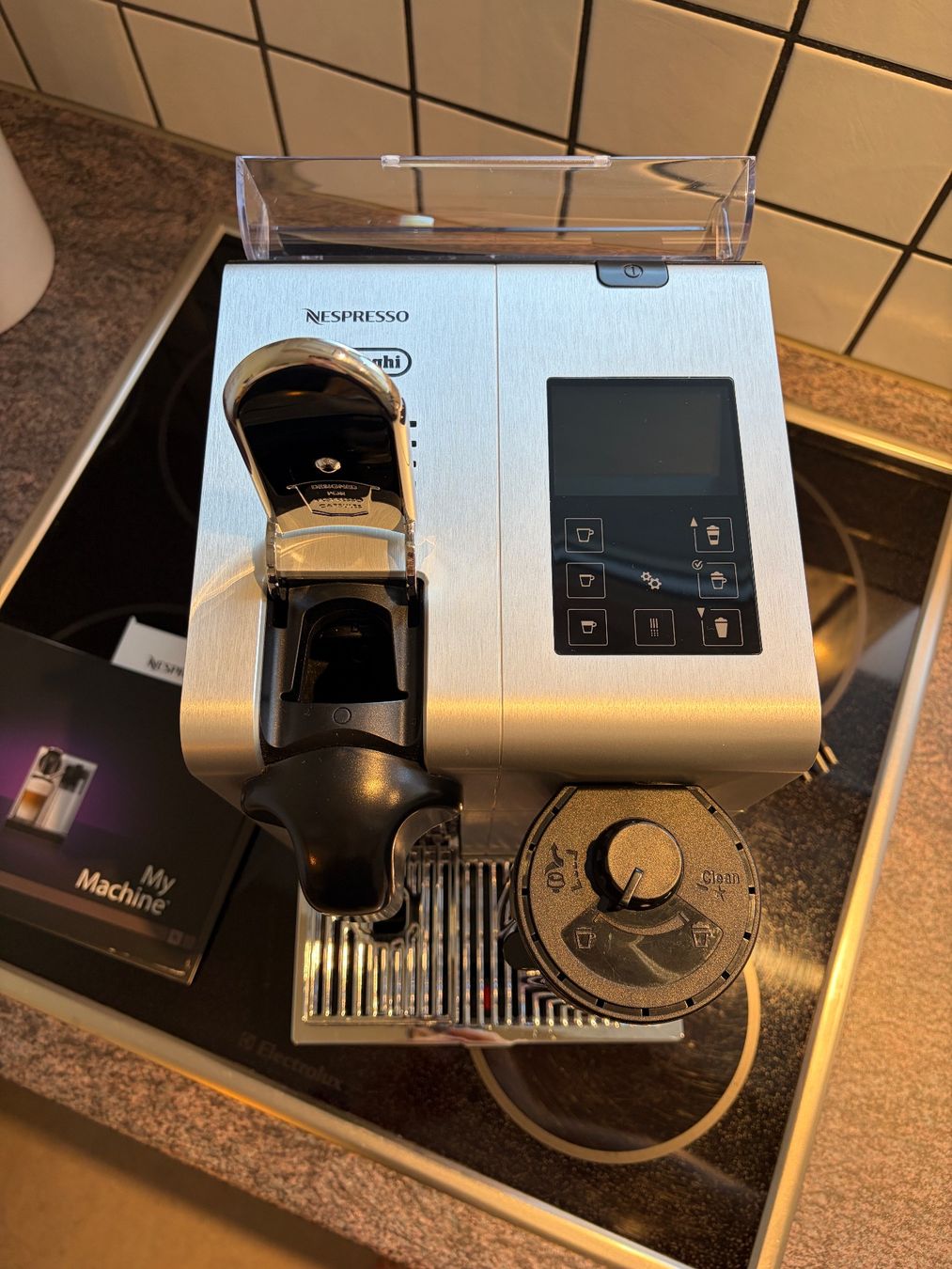 De'Longhi Kaffeemaschinen & Espressomaschinen: Nespresso DeLonghi Lattissima Pro – Gebraucht aus Zofingen von Angela_A 3