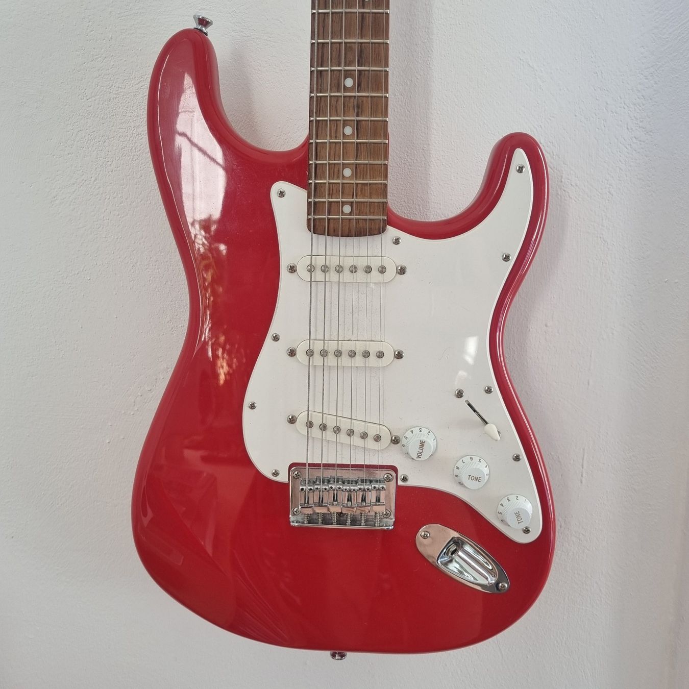 Squier Strumenti musicali: Squier Fender bullet strat – Usato da La Chaux-de-Fonds venduto da rsaunier