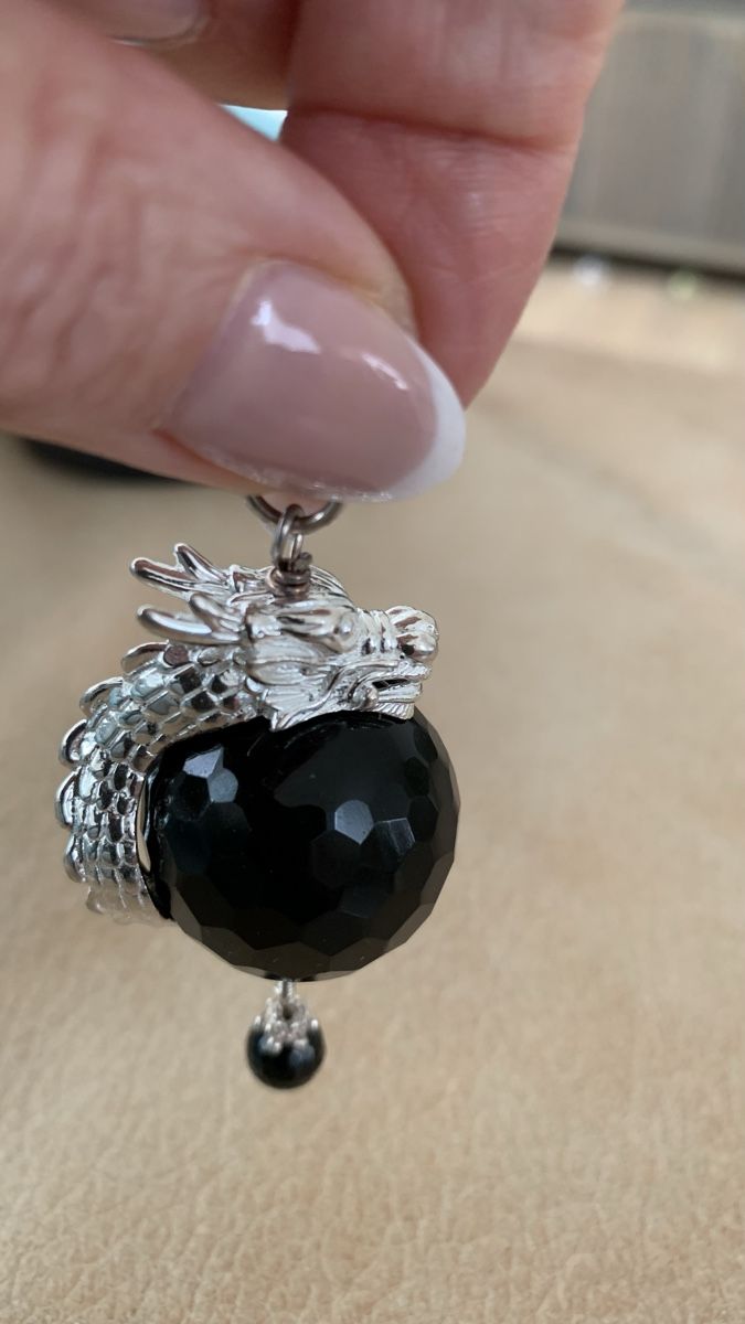 Pendentifs: Schmuck-Anhänger mit Drachenkopf – Neuf (Voir description) à Aathal-Seegräben par Sandmi11
