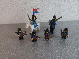 6 Lego Figuren Falken Ritter/Castle: 2x auf Pferd