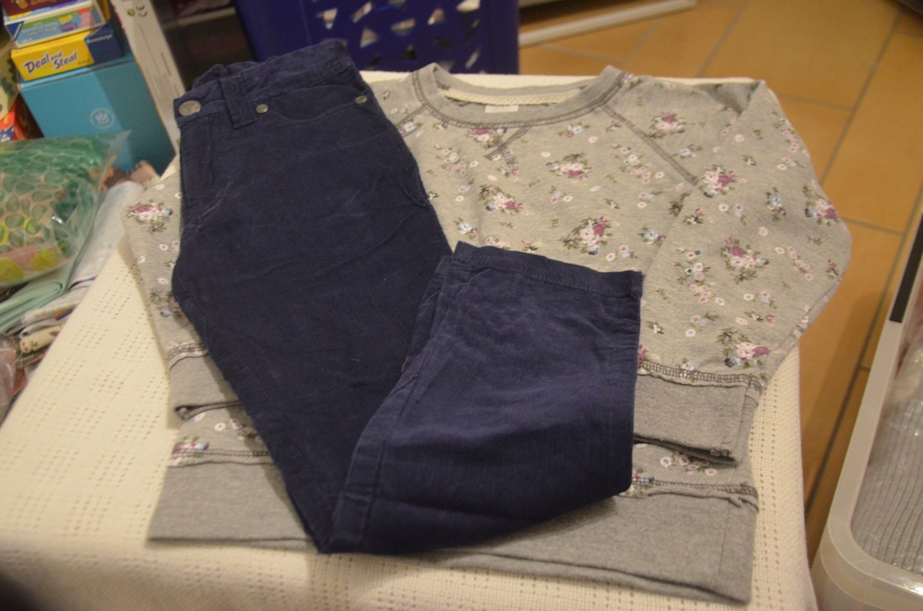 Lotti & Set di vestiti: TAILLE 116 - JOLIS ENSEMBLE – Usato da Chiasso venduto da Dolly015